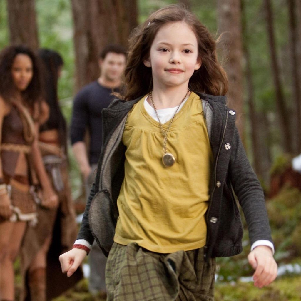 Así luce Mackenzie Fox, hija de Edward y Bella en la saga "Crepúsculo"