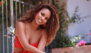 Betsy Camino sorprendió con radical cambio de look en cuarentena