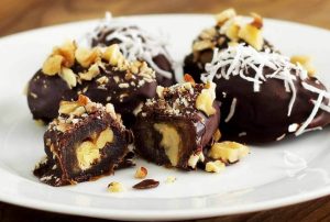 Elvira Cristi te enseña a hacer unos ricos chocolates veganos rellenos