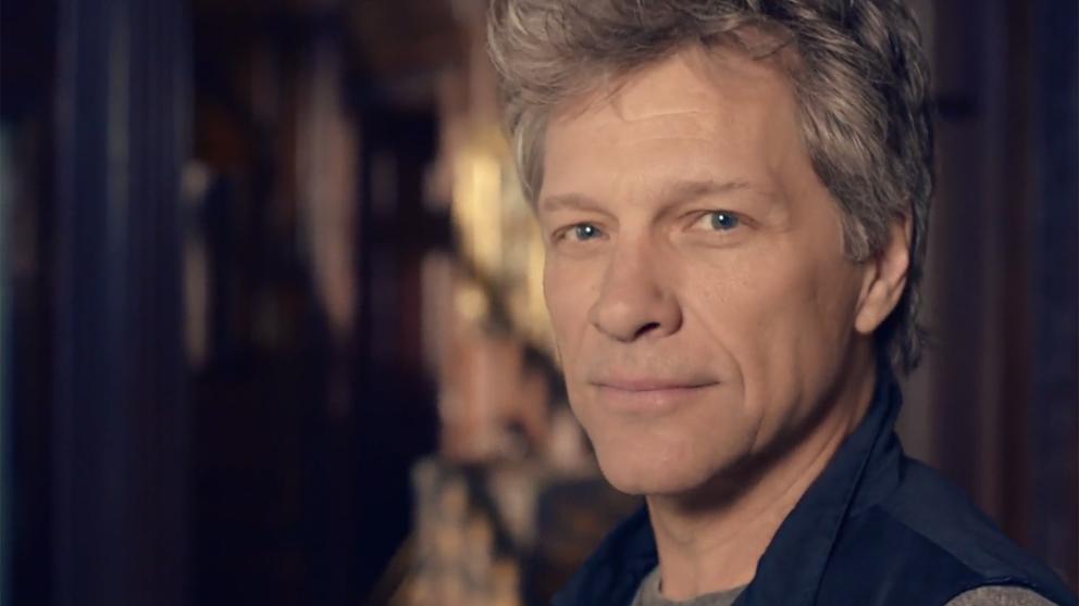 ¡Igual de atractivo! Hijo de Jon Bon Jovi sorprende con gran parecido a su padre