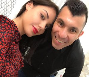Gary Medel enamoró en redes sociales con foto de sus hijos