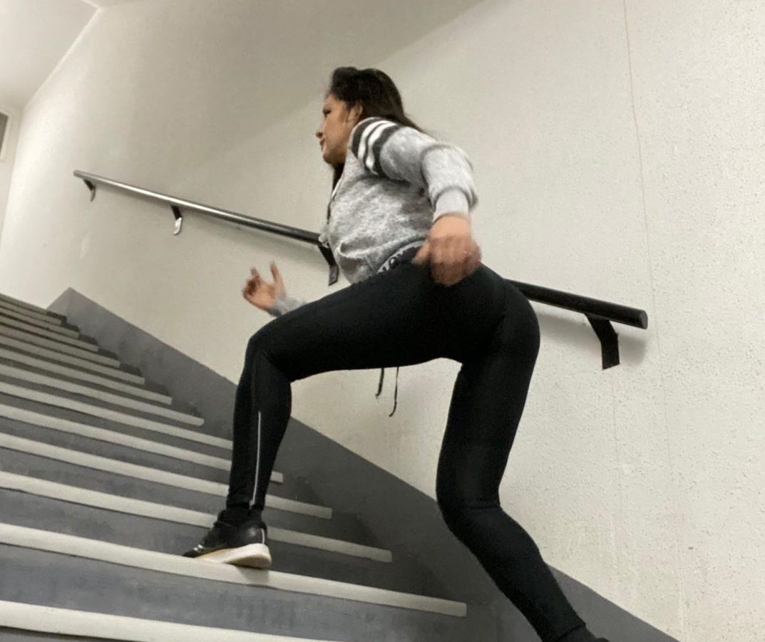 El ejercicio de Mariuxi Domínguez para mantenerse en la cuarentena