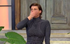 Tonka Tomicic protagoniza divertido chascarro en "Bienvenidos"