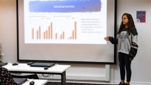 Chilena de 17 años creó aplicación que se encuentra entre las 100 mejores del mundo