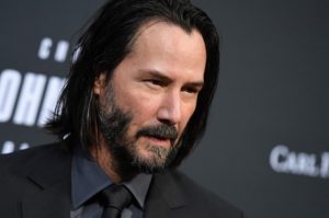 Keanu Reeves subasta una cita con él por una noble causa