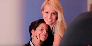 Cecilia Bolocco fue fotografiada por su hijo para portada de revista: 'No hay retoques'