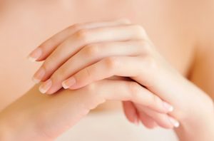 Combate las manos resecas con este efectivo truco casero