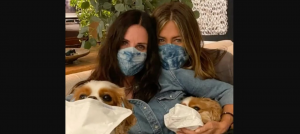 Courteney Cox y Jennifer Aniston envían mensaje sobre uso de mascarilla con divertido video