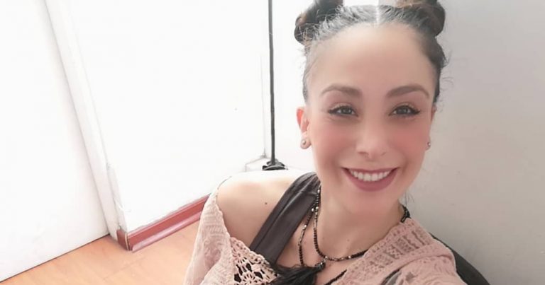 Yamna Lobos compartió tierna foto de su hija para exigir extensión del postnatal