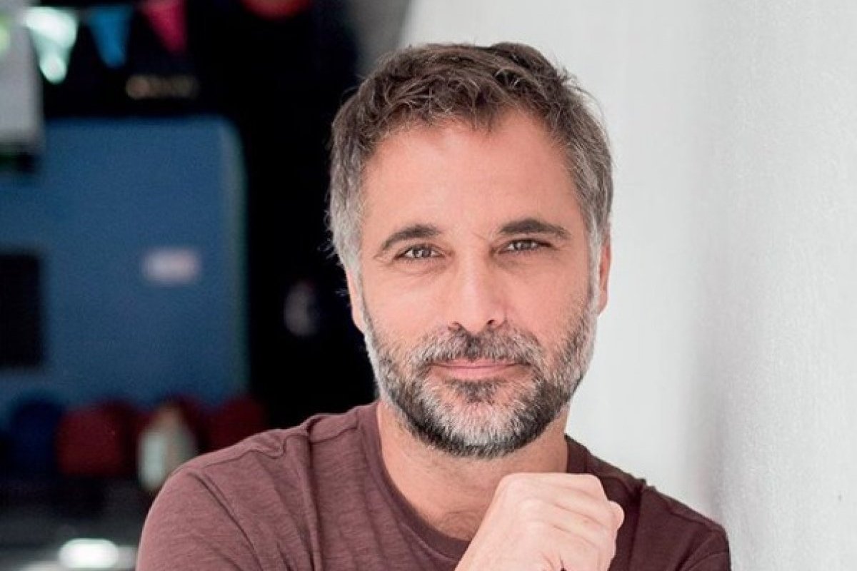 Paulo Brunetti es cuestionado por su cambio de apariencia en cuarentena