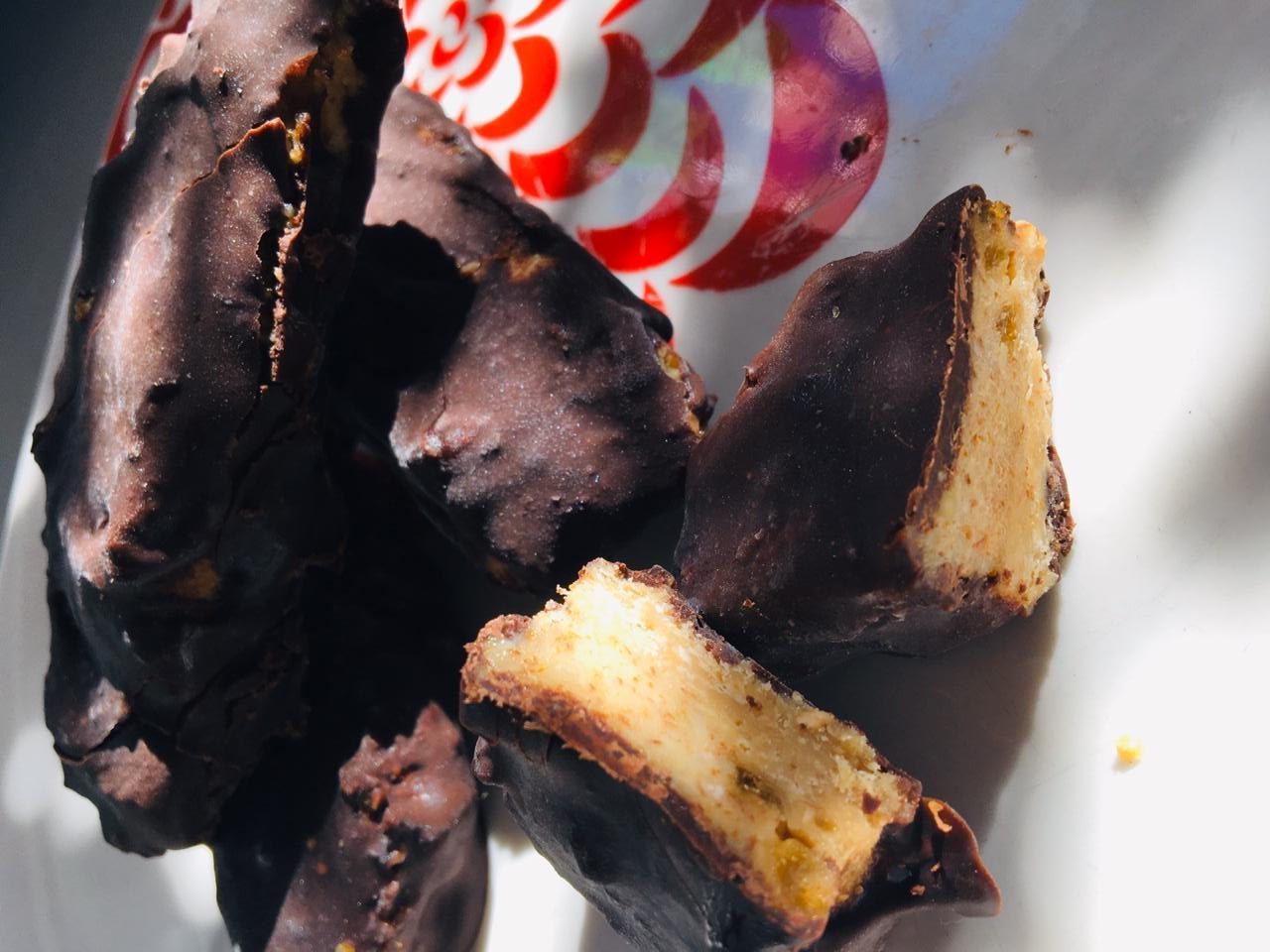 Aprende a preparar unos deliciosos snickers veganos con Elvira Cristi