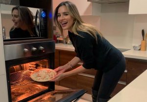 La reinvención de Gianella Marengo en cuarentena: Cocina por zoom