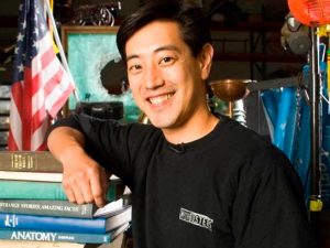 Falleció el presentador de "Cazadores de mitos", Grant Imahara, a sus 49 años