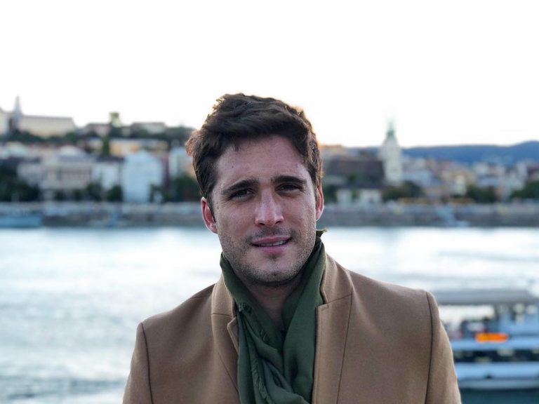 ¡Idénticos! Diego Boneta posa con su hermano y seguidores destacan su parecido