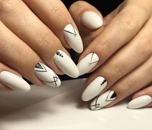 La manicure geométrica vuelve a ser tendencia este invierno