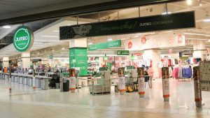La nueva medida de supermercados Jumbo para evitar filas a sus clientes