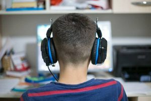 Sectores de la educación exigen "receso" en clases a distancia