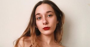 Tati Farkas se muestra al natural para entregar mensaje sobre los estándares de belleza