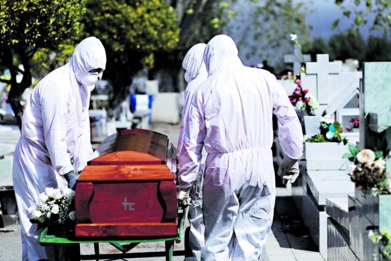 Junio fue el mes con mayor tasa de mortalidad en Chile en 44 años