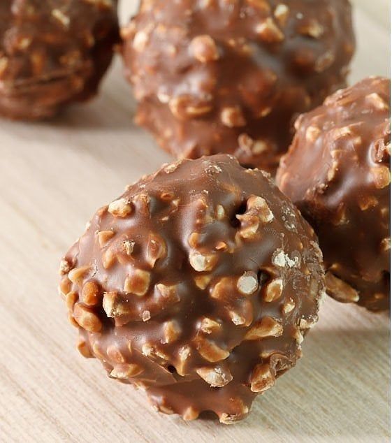 indredientes bombones ferrero rocher