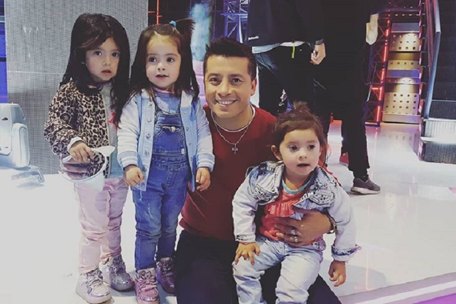 Leandro Martínez enterneció las redes con video de una de sus trillizas