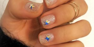 Estampado de estrellas: Así es la nueva tendencia en manicure