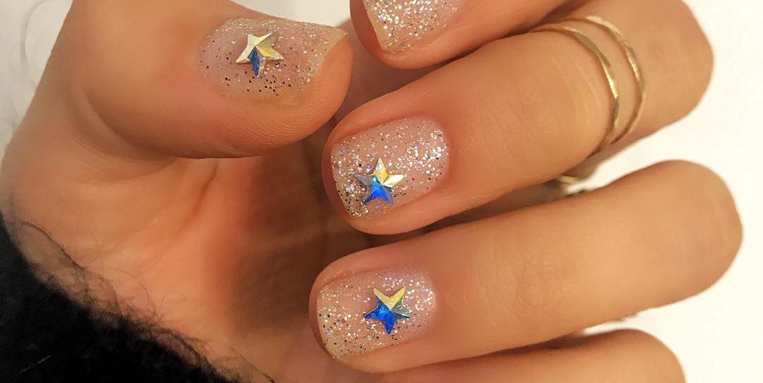 Estampado de estrellas: Así es la nueva tendencia en manicure