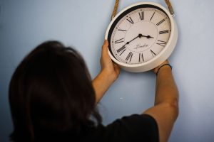 Cambio de hora: ¿Cómo y cuándo debo cambiar mi reloj al horario de verano?