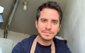 El nuevo proyecto culinario con el cual se reinventó el actor Nicolás Brown y su pololo