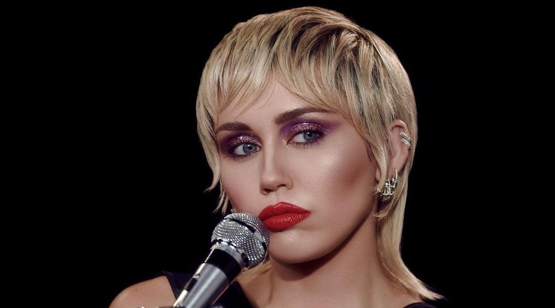 Miley Cyrus confirmó la muerte de integrante de su familia y se despidió con emotivo mensaje