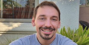 Rodrigo 'Gallina' sorprendió con radical cambio de look a petición de sus seguidores