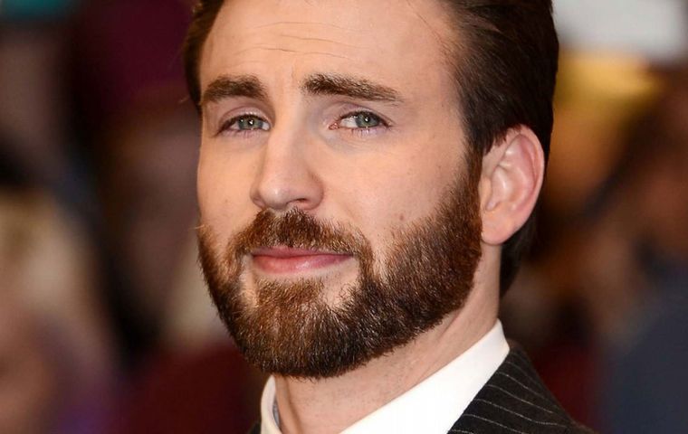 ¡Chris Evans publicó un desnudo en sus redes sociales!