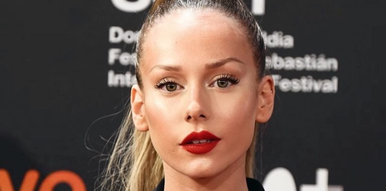 El aplaudido look sin sostén de Ester Expósito en Festival de San Sebastián