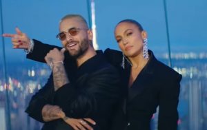 ¡JLo y Maluma estrenan el video de "Pa ti" y "Lonely" y nos encanta!