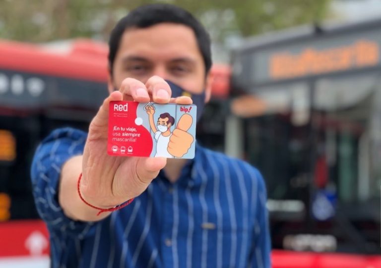 Gobierno lanzó nueva tarjeta Bip! que promueve el uso de mascarilla