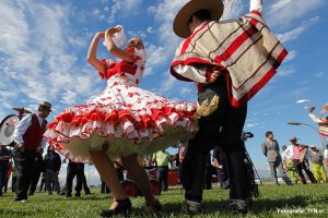Minsal pide anotar en una libreta a personas que invites a las Fiestas Patrias