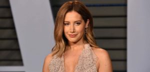 ¡Ashley Tisdale anunció que está esperando su primer hijo con esta foto!