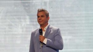 José Miguel Viñuela reapareció en televisión tras polémica del corte de pelo