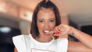 Yamila Reyna muestra su celulitis y recibe lluvia de halagos