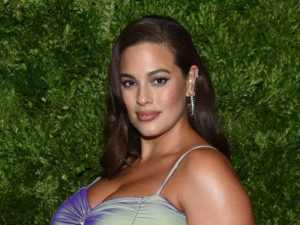 ¡Ashley Graham lanza un reto de ejercicios para que te unas a ella!