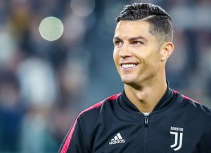 Cristiano Ronaldo dio positivo por Covid-19