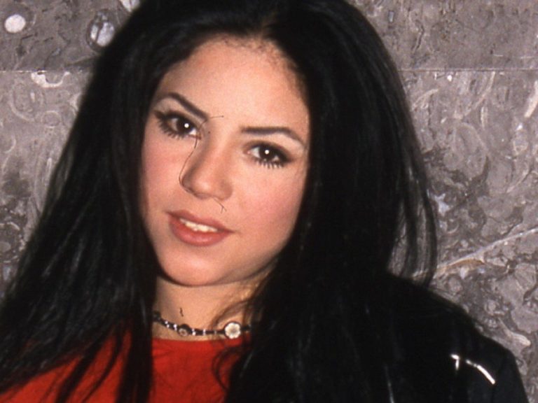 "Pies descalzos" de Shakira cumple 25 años y te contamos todo sobre este disco