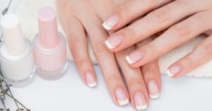 Luce una manicura impecable siguiendo estos trucos
