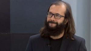 ¿Lo reconoces? El incógnito look de Marcelo Lagos como vocal de mesa