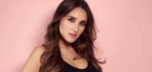 "Soy casi como una luna llena": Dulce María mostró su pancita a sus 7 meses de embarazo