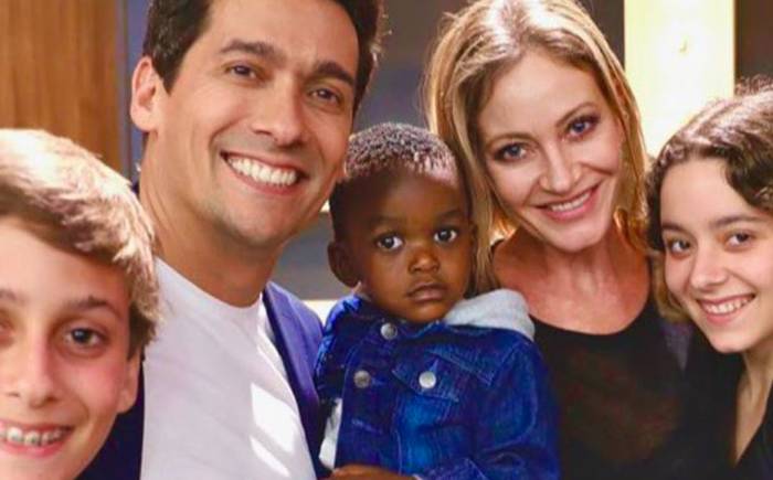 Hijo menor de Rafael Araneda se roba el show en transmisión en vivo