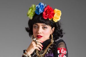Mon Laferte montará exposición de arte en Valparaíso