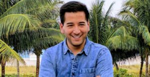 Javier Olivares recibe duras críticas por su acento como presentador de noticias