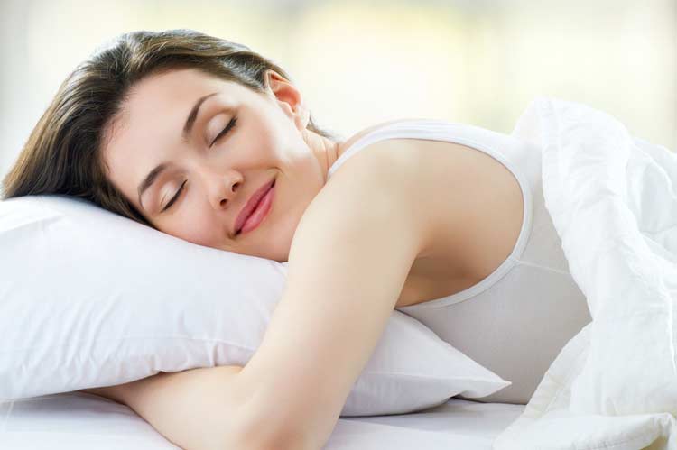 dormir y descansar ayuda a tu piel 