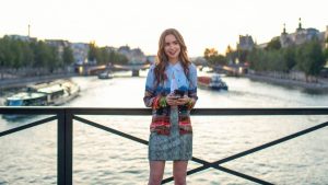 Inspira tu cambio de look con los outfits de "Emily in Paris"